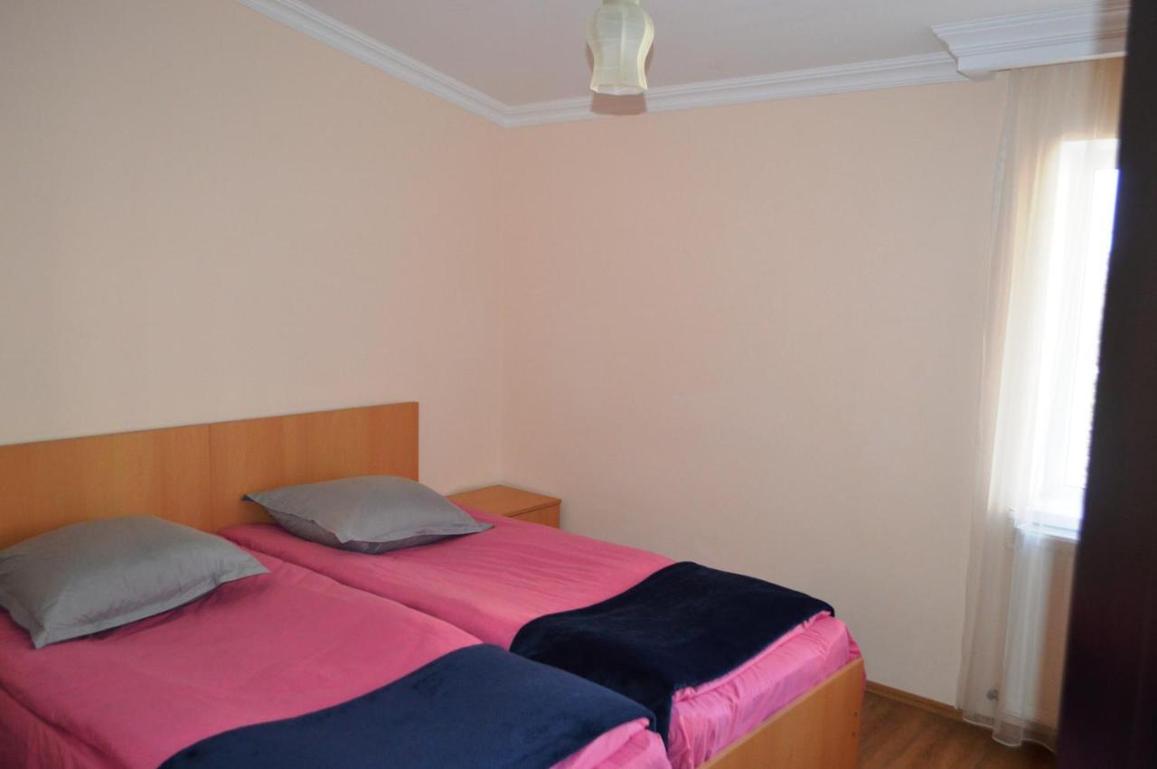 Guest House Qubi Stepantsminda Exterior foto
